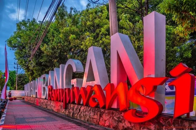 taman blambangan banyuwangi, taman blambangan, alun alun