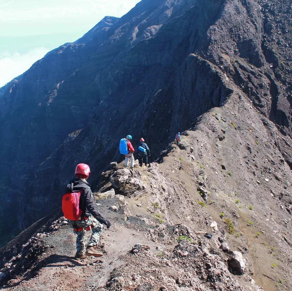 gunung raung banyuwangi, gunung raung, pendakian gunung - Apa Itu Jalur Jembatan Sirotol Mustaqim di Gunung Raung?