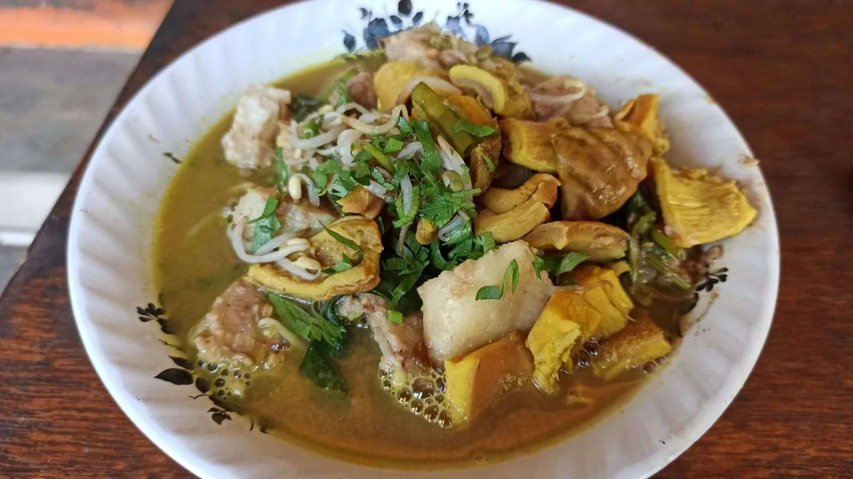 rujak soto banyuwangi, rujak soto, kuliner rujak soto,: Keunikan Rasa Rujak Soto Khas Banyuwangi: Perpaduan Sayur