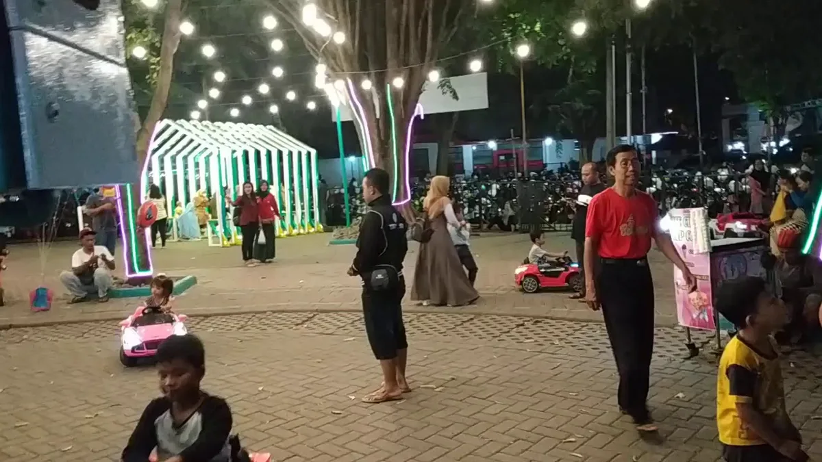 taman blambangan banyuwangi, taman blambangan, alun alun