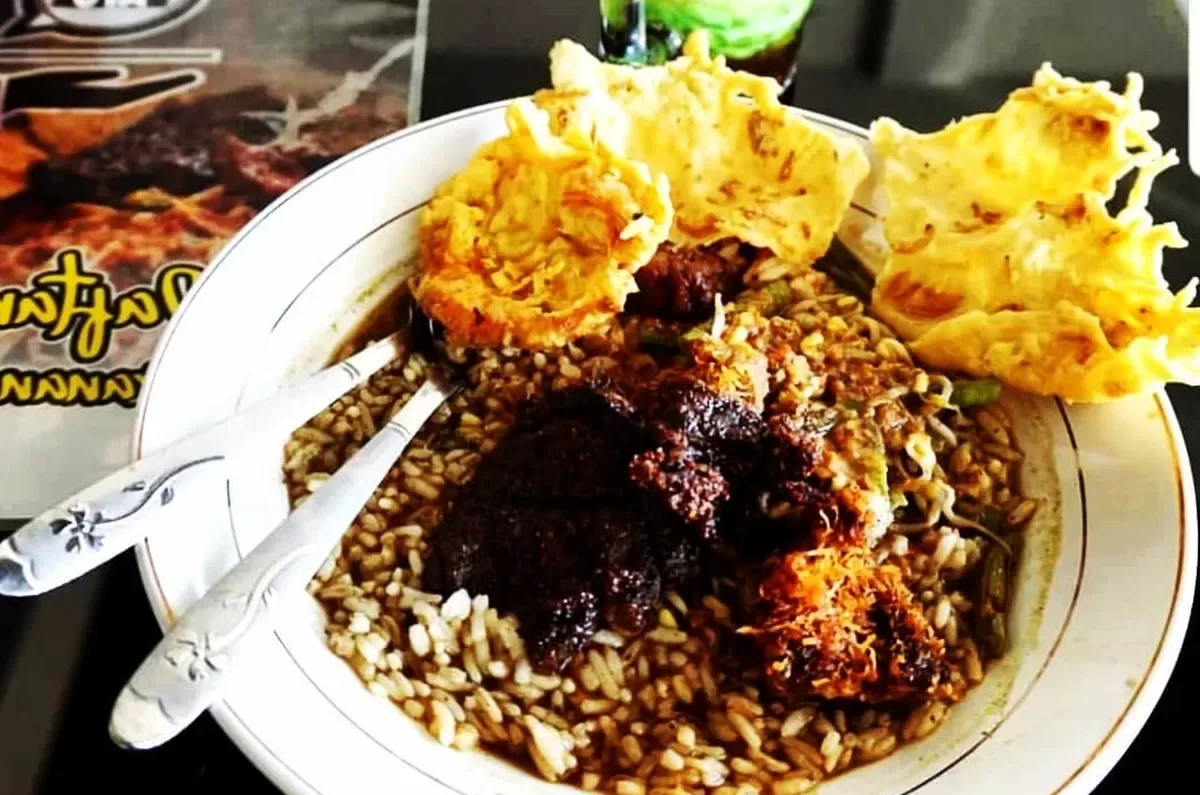 pecel rawon banyuwangi, pecel rawon, nasi pecel rawon,