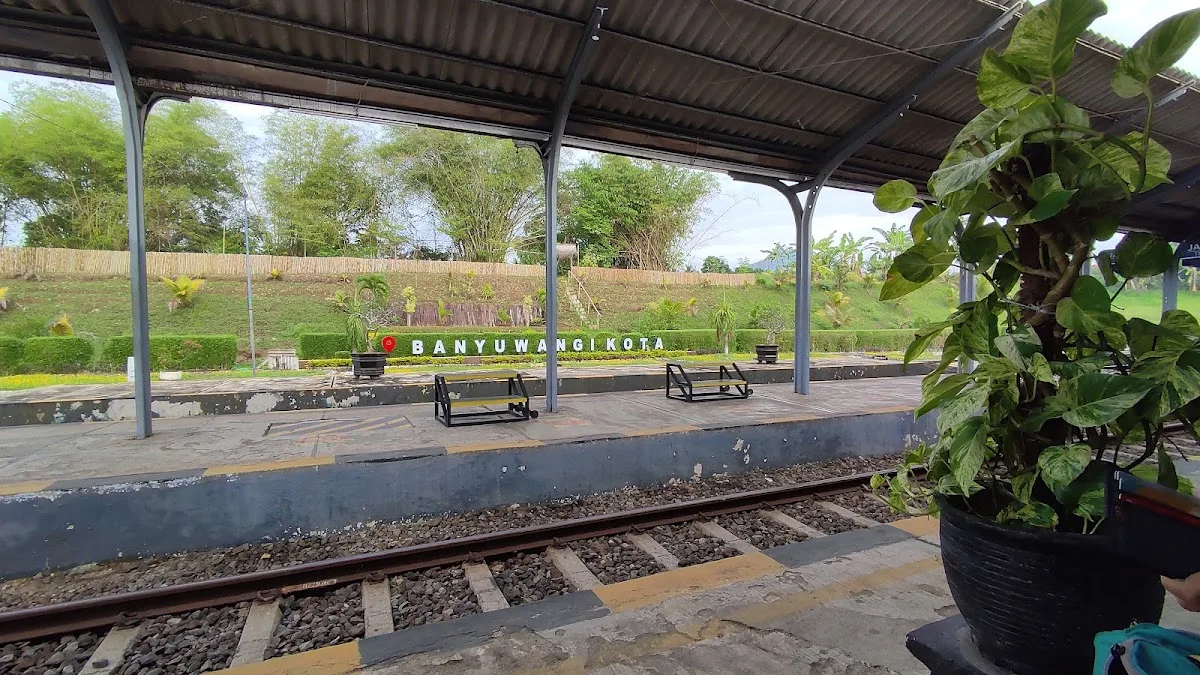 stasiun banyuwangi kota, stasiun karangasem, jadwal kereta: Membeli Tiket Kereta Banyuwangi: Pilihan Kanal dan Tipsnya