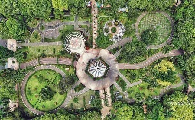 taman sritanjung banyuwangi, taman sritanjung, taman kota: Air Mancur Taman Sritanjung Banyuwangi: Pusat Perhatian yang