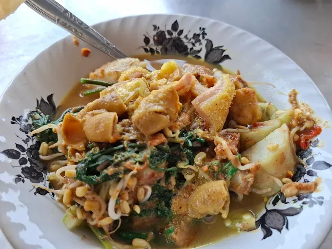 rujak soto banyuwangi, rujak soto, kuliner rujak soto,: Menempatkan Kuliner Rujak Soto dalam Peta Kuliner Banyuwangi