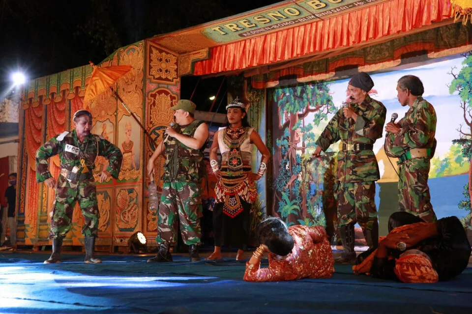 kesenian janger banyuwangi, janger banyuwangi, lakon janger: Alat Musik dan Gamelan dalam Kesenian Janger Banyuwangi