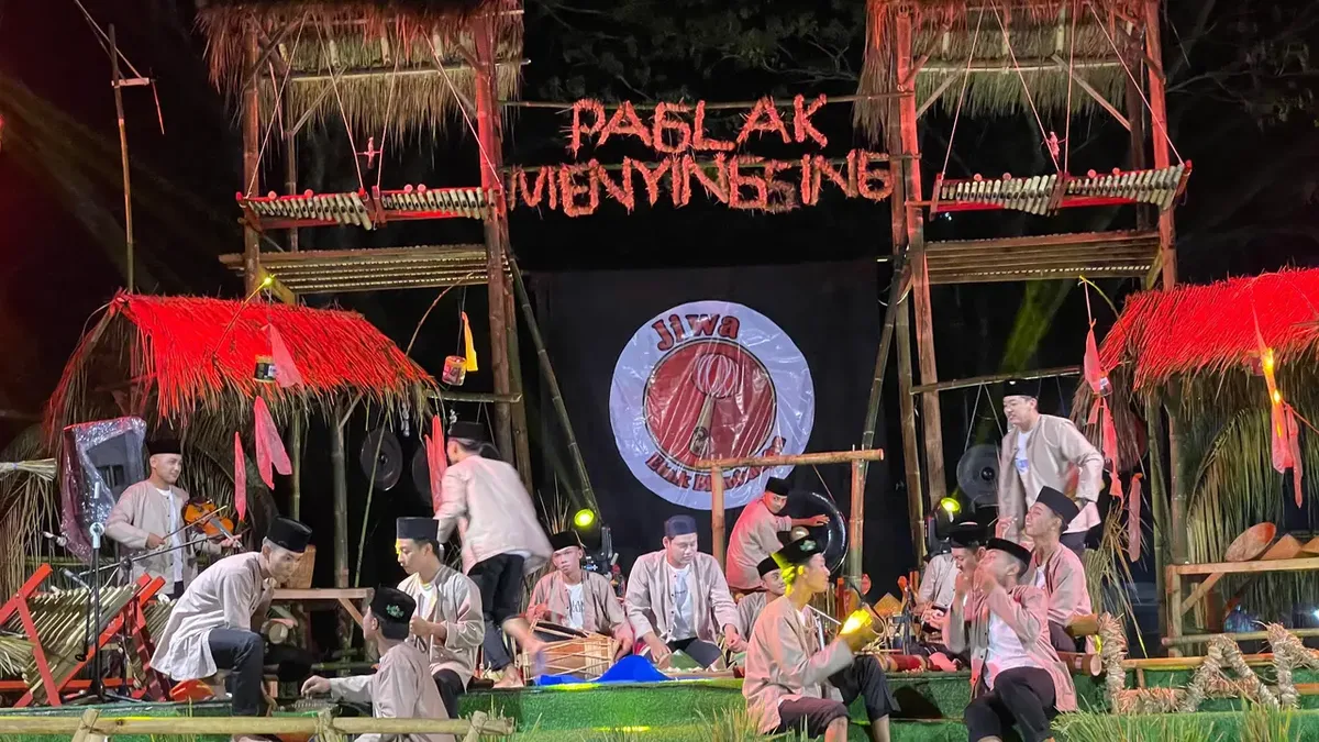 kesenian angklung paglak banyuwangi, angklung paglak, musik: Bagaimana Ritual Menjadi Bagian Tak Terpisahkan dari
