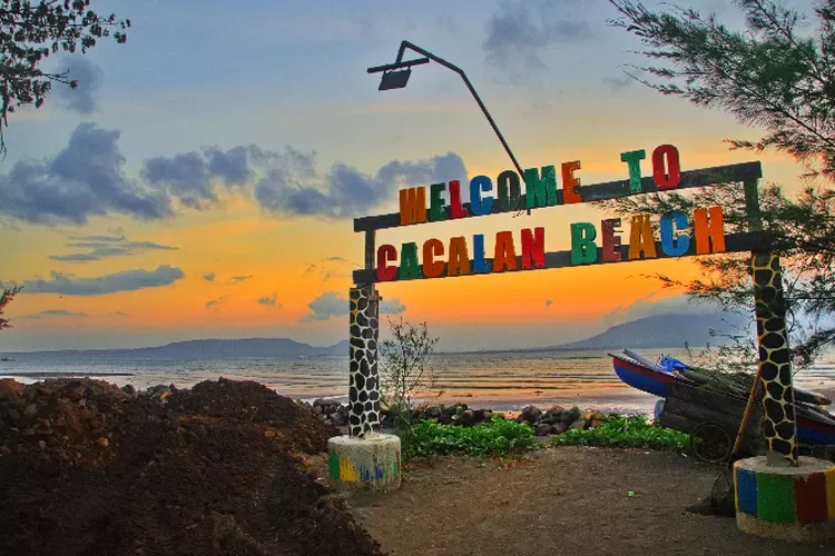 pantai cacalan banyuwangi, pantai cacalan, kano pantai