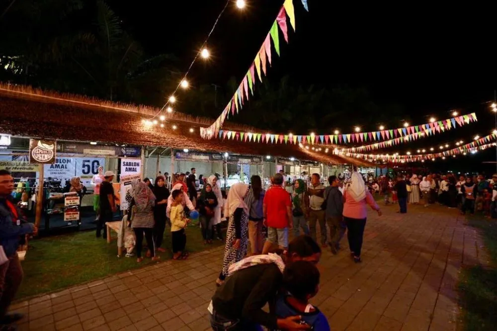 taman blambangan banyuwangi, taman blambangan, alun alun