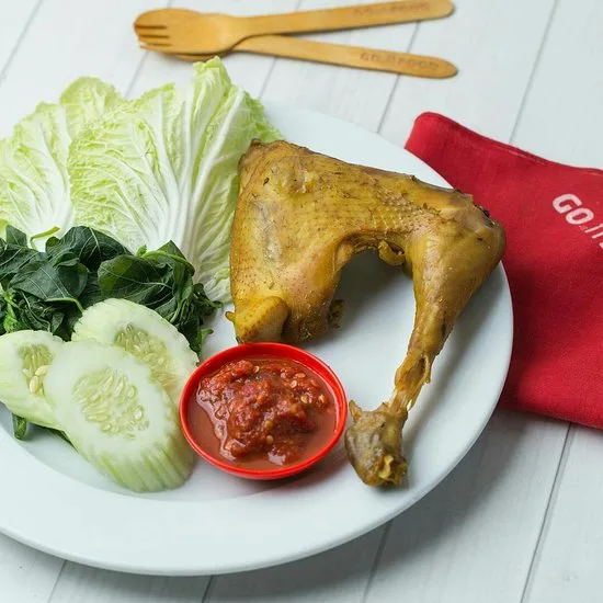 ayam pedas rantinem genteng, ayam pedas genteng, ayam pedas: Cerita di Balik Dapur Warung Sejak Puluhan Tahun Lalu