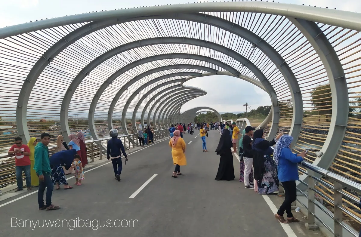 pantai boom marina banyuwangi, pantai boom banyuwangi, - Mengapa Pantai Boom Marina Banyuwangi Begitu Populer?