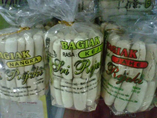 kue bagiak banyuwangi, bagiak banyuwangi, oleh oleh bagiak,: Renyahnya Kue Bagiak Khas Banyuwangi: Pilihan Oleh-Oleh