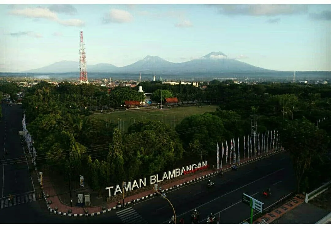 taman blambangan banyuwangi, taman blambangan, alun alun: Fasilitas Taman Blambangan yang Bikin Betah Berlama-lama
