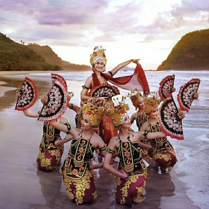 tari gandrung banyuwangi, tari gandrung, gandrung - Makna Tari Gandrung Banyuwangi: Gerak, Simbol, dan Filosofi