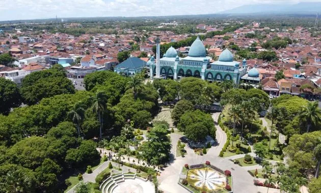 taman sritanjung banyuwangi, taman sritanjung, taman kota - Mengapa Sore Hari Adalah Waktu Terbaik Menikmati Taman