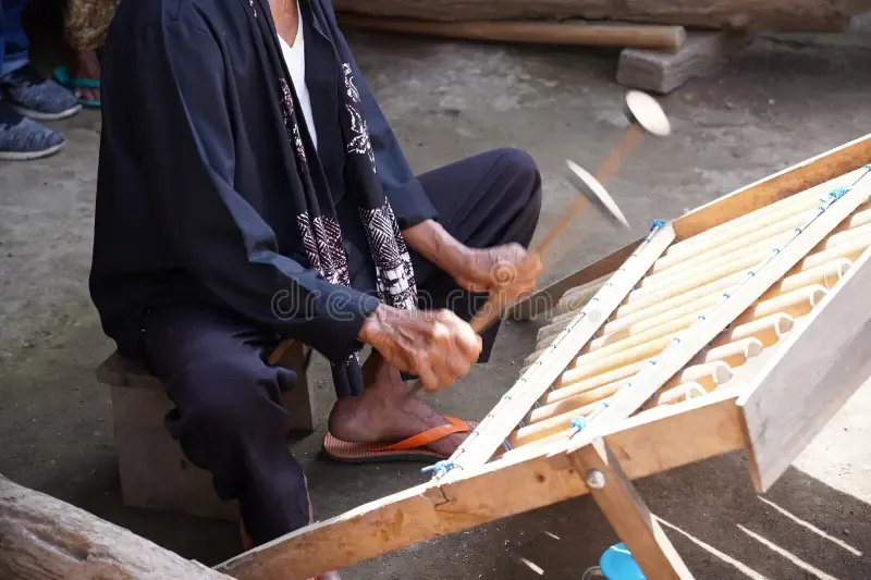 kesenian angklung paglak banyuwangi, angklung paglak, musik