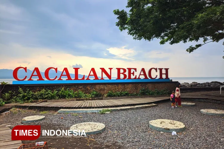 pantai cacalan banyuwangi, pantai cacalan, kano pantai: Salah Kaprah yang Sering Terjadi saat Berkunjung ke Pantai