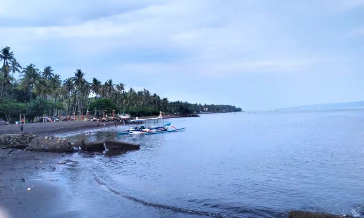 pantai cacalan banyuwangi, pantai cacalan, kano pantai - Pertanyaan Umum Seputar Wisata ke Pantai Cacalan