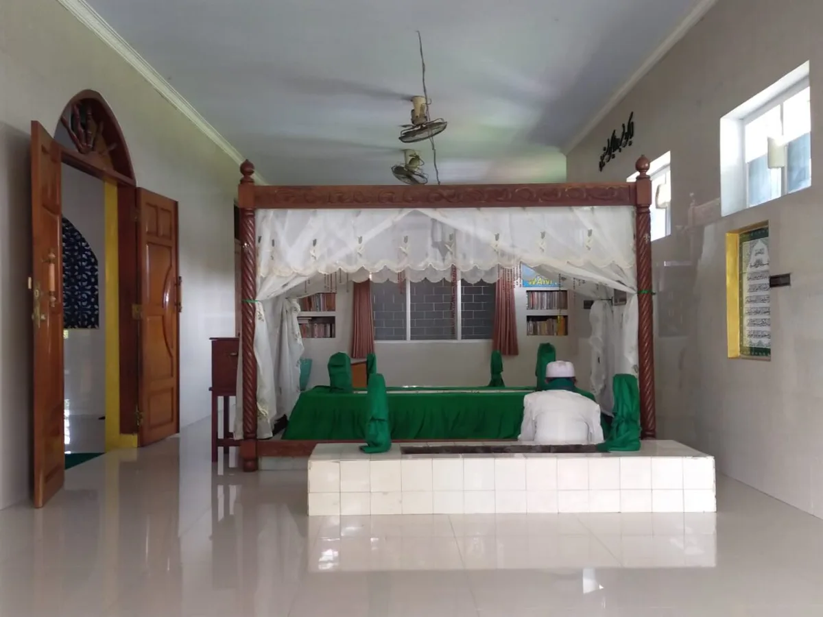 makam datuk ibrahim bauzir, datuk ibrahim banyuwangi, makam: Panduan Ziarah yang Sopan dan Beradab