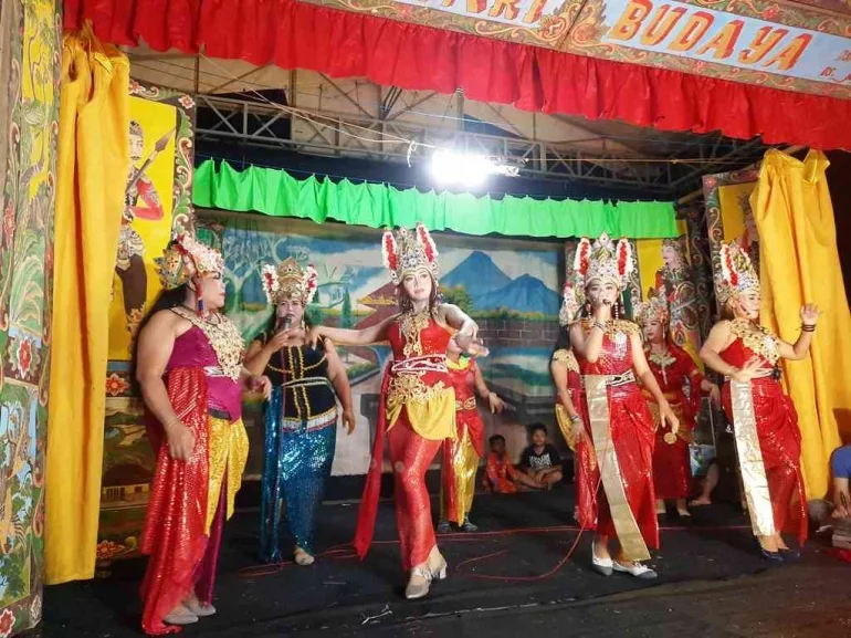 kesenian janger banyuwangi, janger banyuwangi, lakon janger