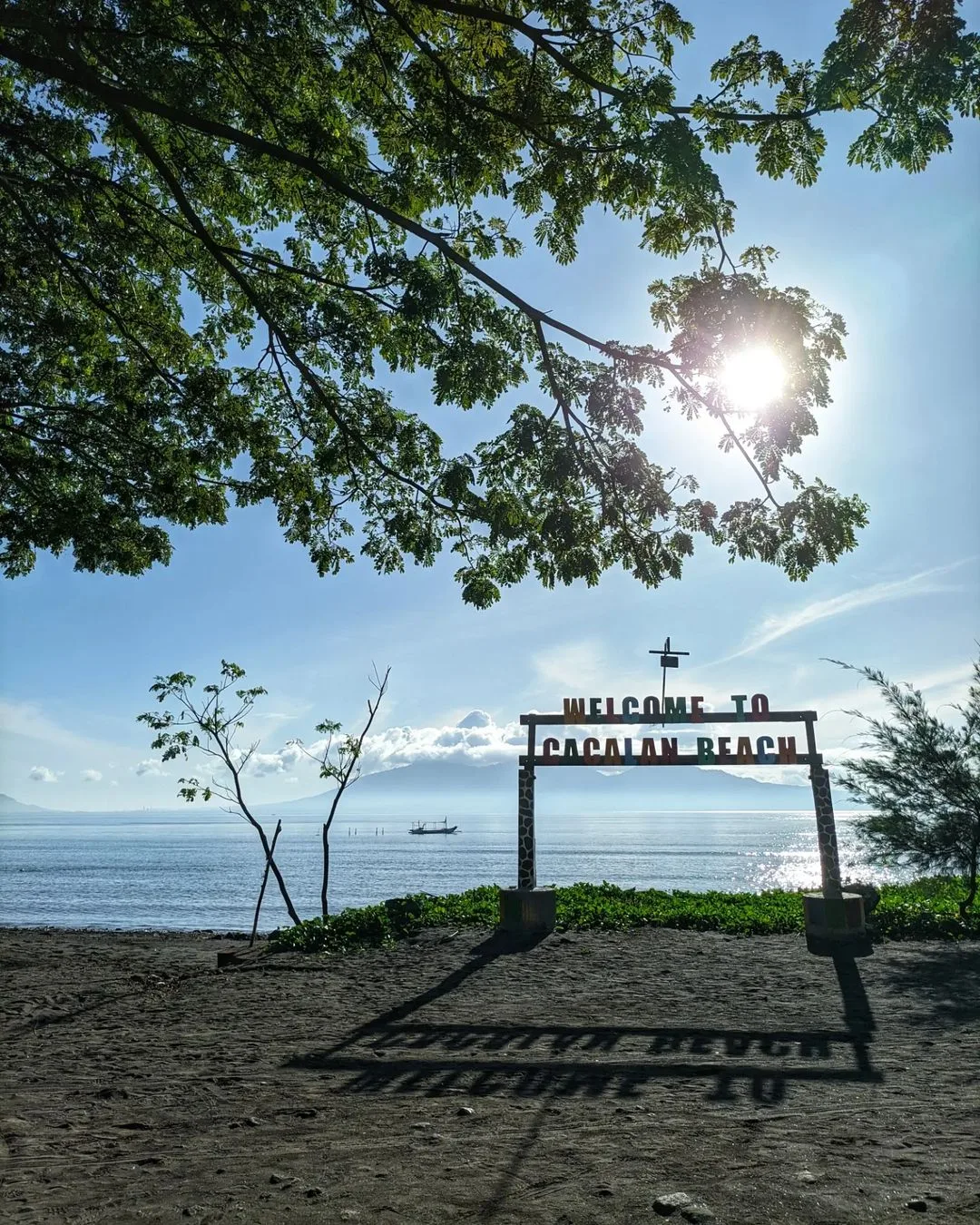 pantai cacalan banyuwangi, pantai cacalan, kano pantai - Menyusun Itinerary Sehari di Pantai Cacalan Banyuwangi