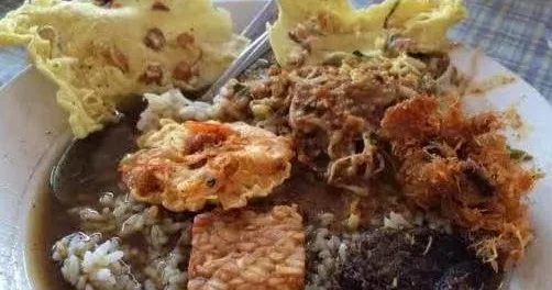 pecel rawon banyuwangi, pecel rawon, nasi pecel rawon,