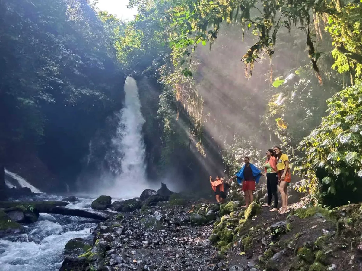air terjun telunjuk raung, air terjun songgon, wisata: Informasi Tiket Telunjuk Raung dan Fasilitas yang Tersedia