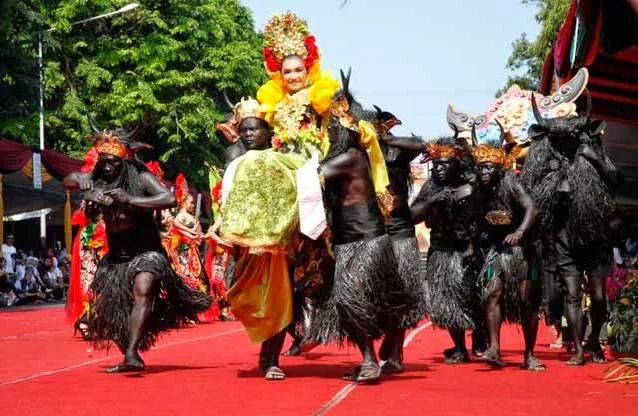 tradisi kebo keboan alasmalang, kebo keboan banyuwangi, - Apa Itu Tradisi Kebo Keboan Alasmalang dan Mengapa Ia
