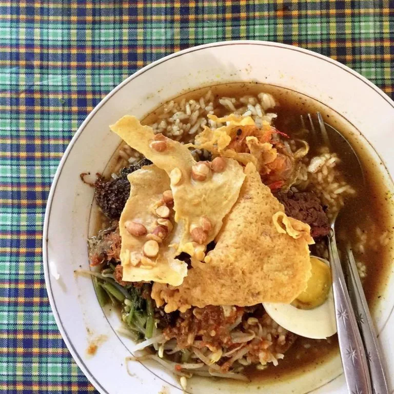 pecel rawon banyuwangi, pecel rawon, nasi pecel rawon,: Pecel Rawon Banyuwangi sebagai Kuliner Malam yang Dicari