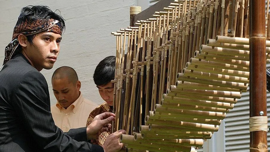 kesenian angklung paglak banyuwangi, angklung paglak, musik: Pertanyaan yang Sering Diajukan tentang Angklung Paglak
