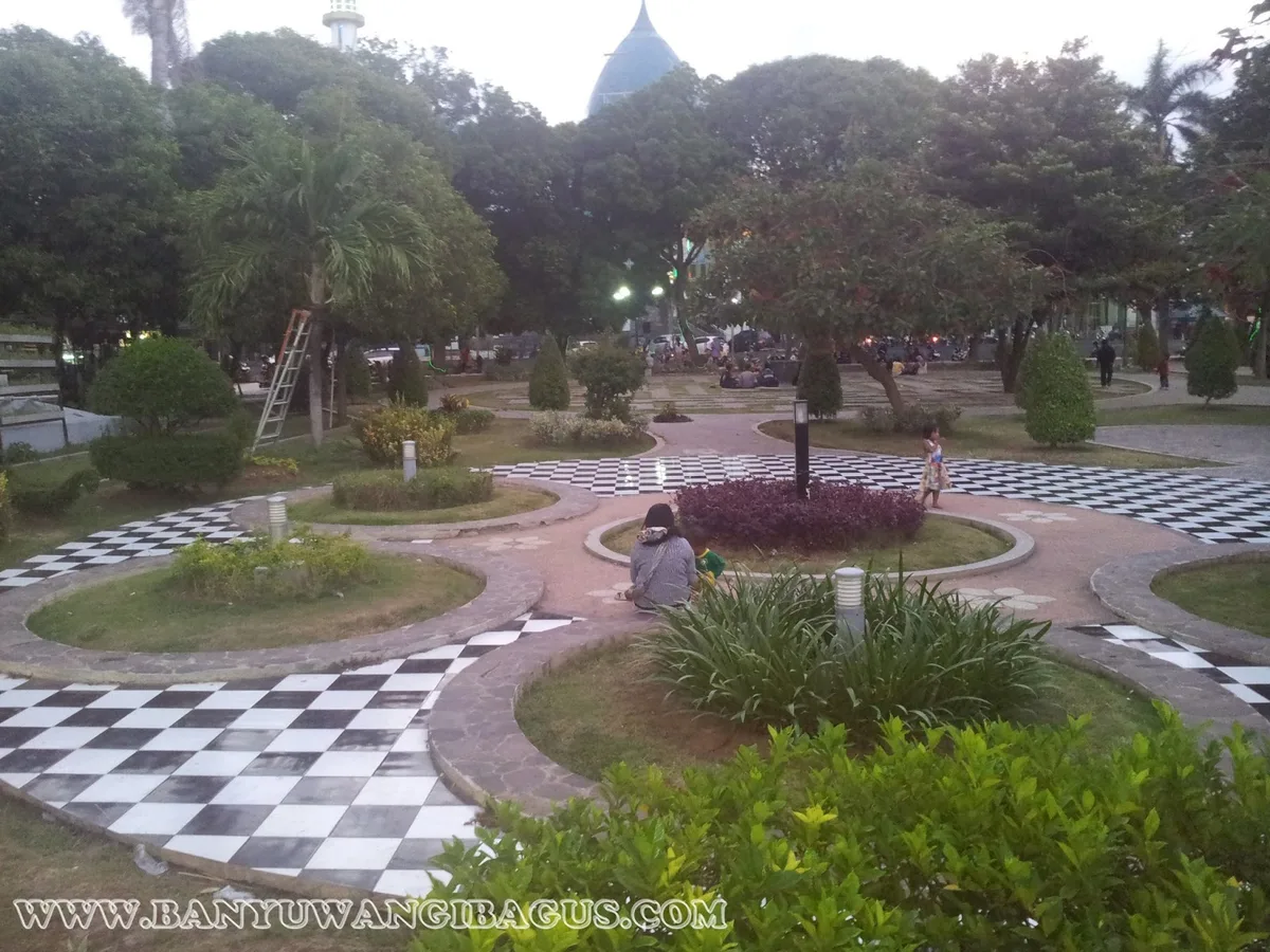 taman sritanjung banyuwangi, taman sritanjung, taman kota