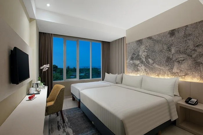 aston banyuwangi hotel conference center, aston banyuwangi,: Perbandingan Aston Banyuwangi dengan Pilihan Penginapan Lain