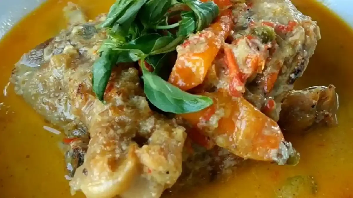 ayam pedas rantinem genteng, ayam pedas genteng, ayam pedas: Legenda Ayam Pedas Rantinem Genteng Banyuwangi: Kuah Santan
