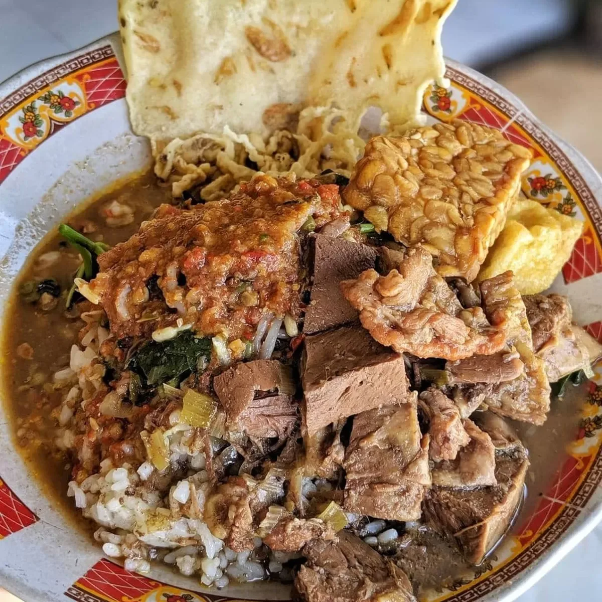 pecel rawon banyuwangi, pecel rawon, nasi pecel rawon,: Kelezatan Pecel Rawon Khas Banyuwangi: Nikmatnya Bumbu
