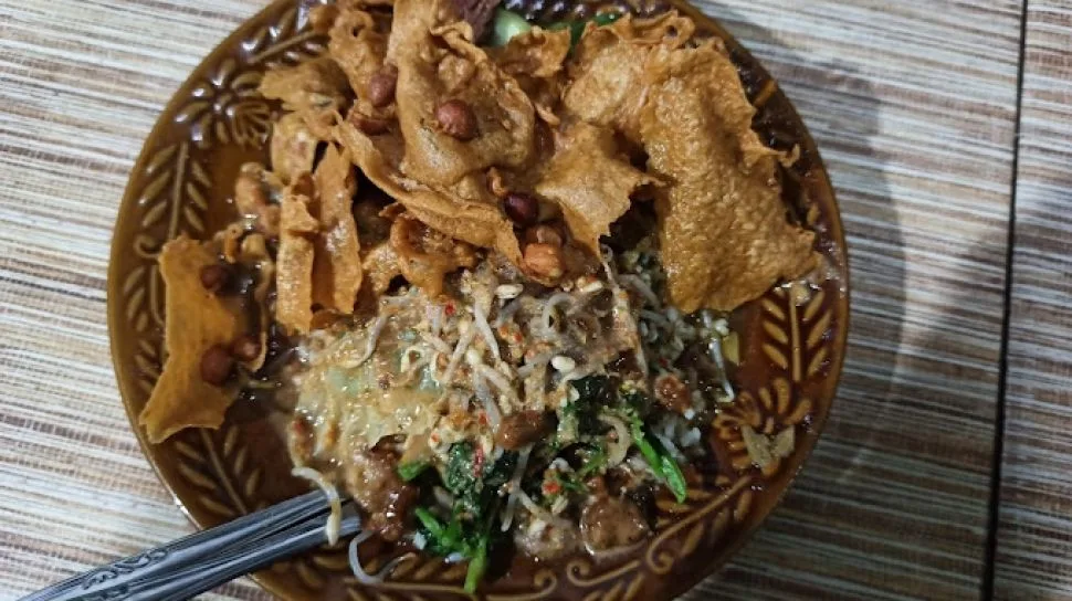 pecel rawon banyuwangi, pecel rawon, nasi pecel rawon,
