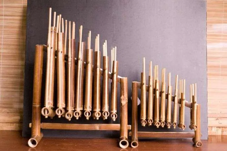 kesenian angklung paglak banyuwangi, angklung paglak, musik: Tips Merawat Bilah Bambu Angklung Paglak agar Tahan Lama