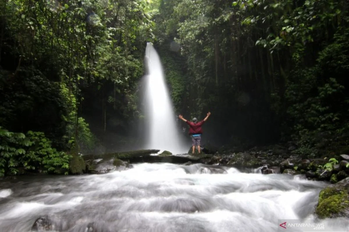 air terjun telunjuk raung, air terjun songgon, wisata: Panduan Fotografi di Air Terjun Telunjuk Raung