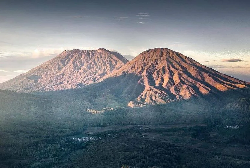 gunung raung banyuwangi, gunung raung, pendakian gunung: Mengapa Jalur Ini Disebut Ekstrem? Bedah Karakter Medan