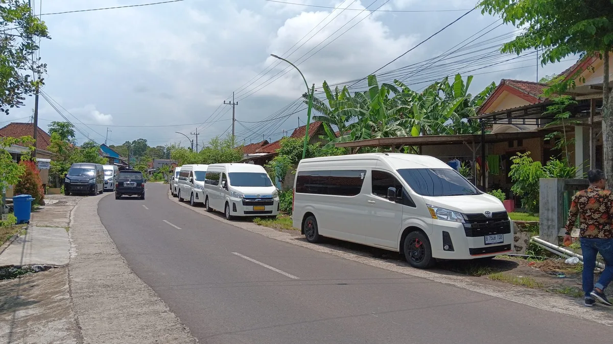sewa mobil banyuwangi, rental mobil banyuwangi, sewa innova