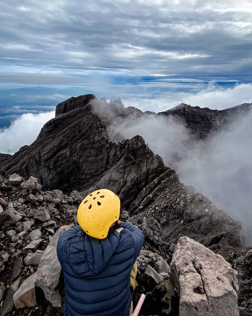 gunung raung banyuwangi, gunung raung, pendakian gunung: Peran Warga Kalibaru Banyuwangi sebagai Pemandu dan Penjaga