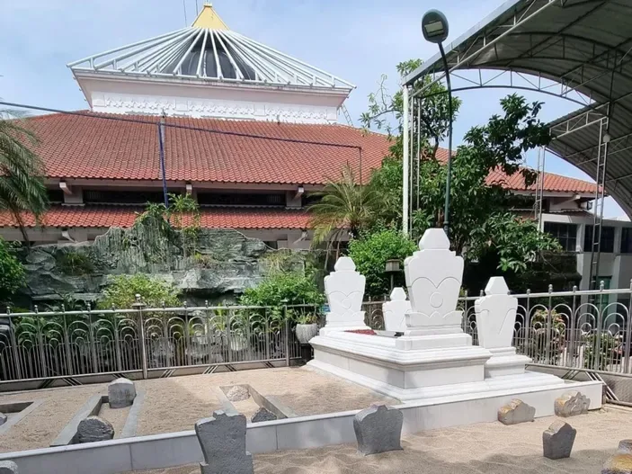 makam datuk ibrahim bauzir, datuk ibrahim banyuwangi, makam