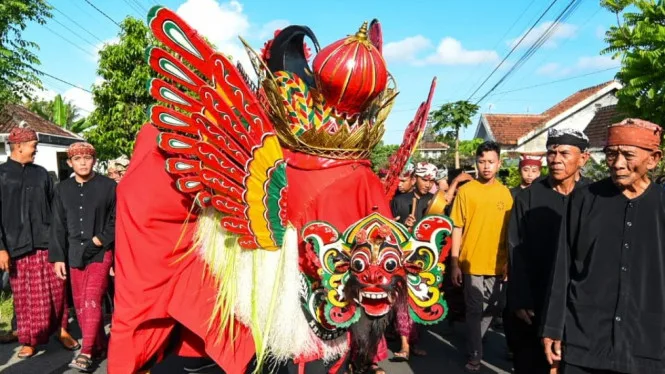 barong ider bumi kemiren, barong ider bumi, desa adat: Pertanyaan Umum Seputar Ritual Barong Ider Bumi Kemiren