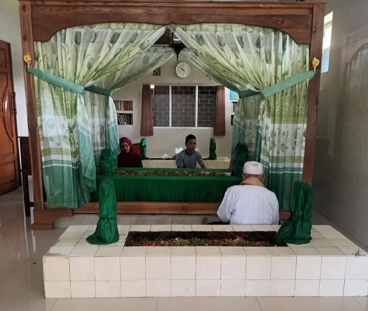 makam datuk ibrahim bauzir, datuk ibrahim banyuwangi, makam: Wisata Religi Makam Datuk Ibrahim Bauzir Banyuwangi: