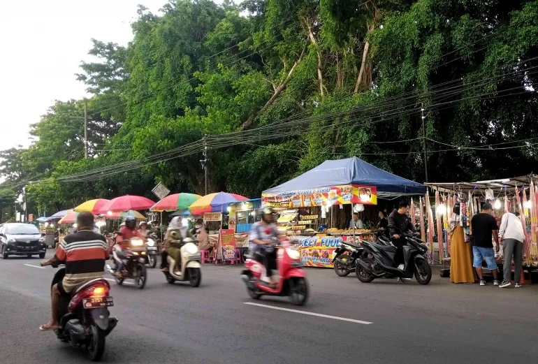 rth maron genteng banyuwangi, rth maron, rth genteng: Aktivitas Warga di RTH Maron Genteng Sepanjang Hari