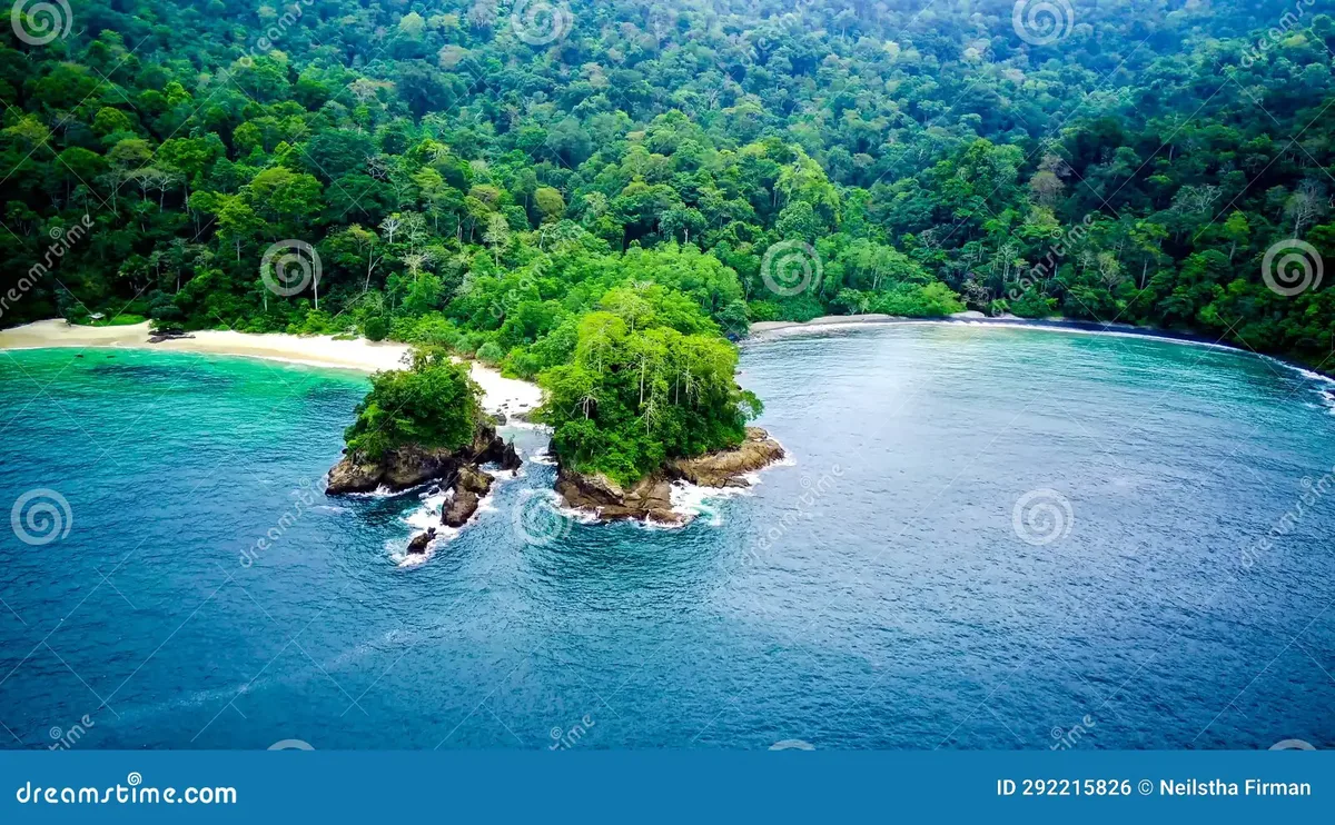 teluk hijau banyuwangi, green island banyuwangi, teluk ijo - Fasilitas dan Infrastruktur di Sekitar Kawasan