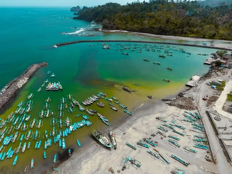 pantai mustika pancer, pantai mustika banyuwangi, wisata: Perbandingan Pengalaman Wisata di Pantai Mustika Pancer