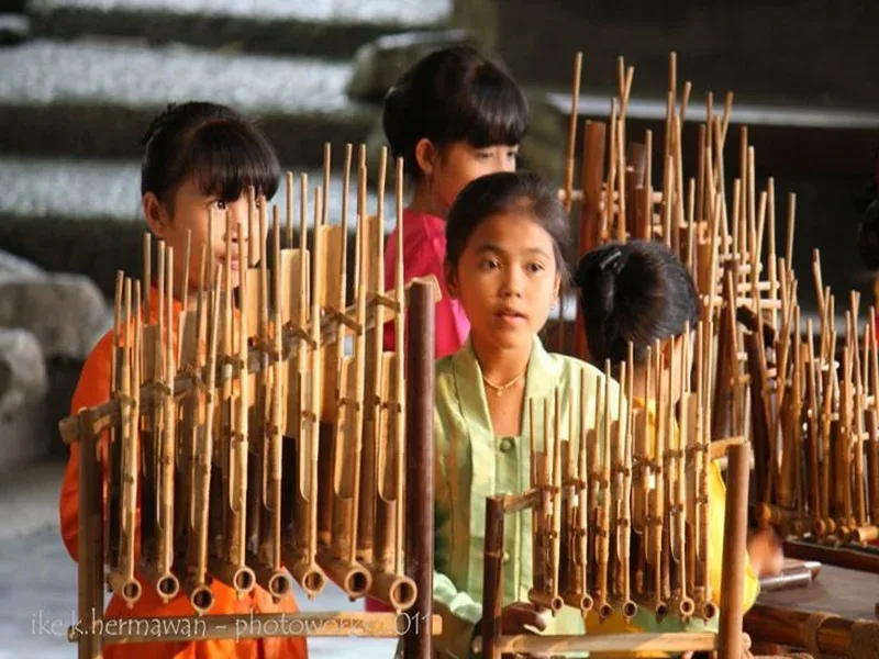 kesenian angklung paglak banyuwangi, angklung paglak, musik - Mengapa Angklung Paglak Semakin Langka dan Apa Penyebabnya