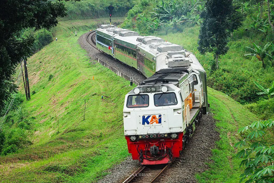 stasiun banyuwangi kota, stasiun karangasem, jadwal kereta