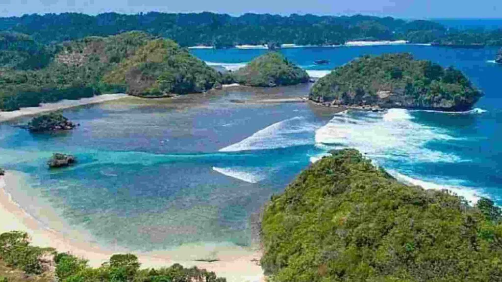 teluk hijau banyuwangi, green island banyuwangi, teluk ijo: Dampak Lingkungan dan Etika Berkunjung