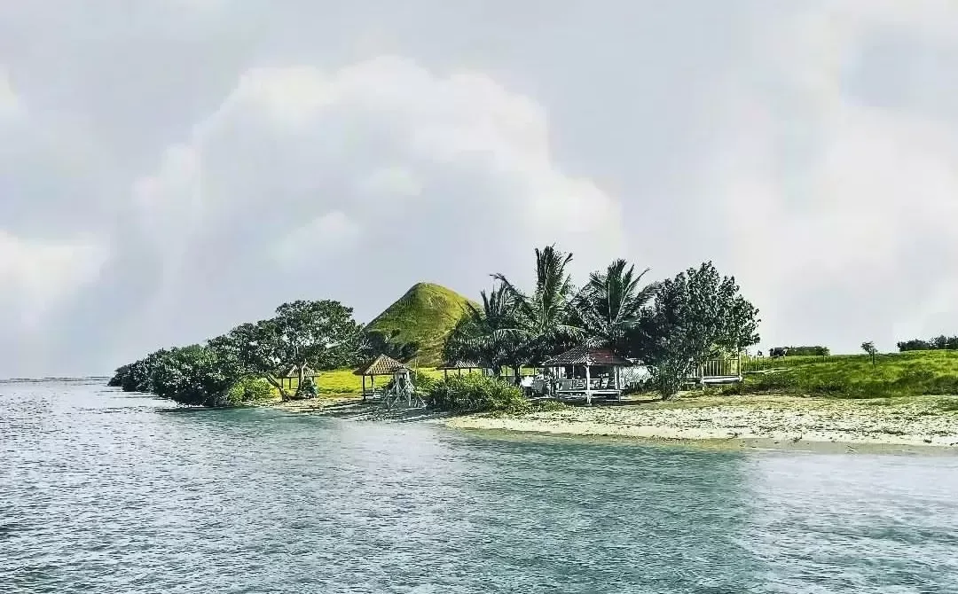 pantai bedil banyuwangi, pulau bedil banyuwangi, pantai