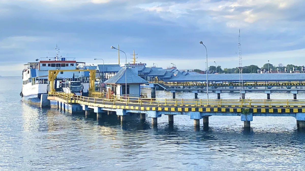 pelabuhan ketapang banyuwangi, pelabuhan ketapang, tiket - Mengapa Pelabuhan Penyeberangan Banyuwangi Jadi Simpul